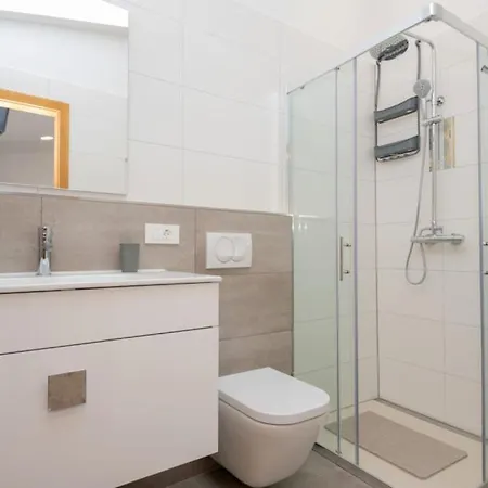 ヴィラ Beautiful Miki With Pool In マカルスカ