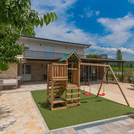 ヴィラ Beautiful Miki With Pool In マカルスカ