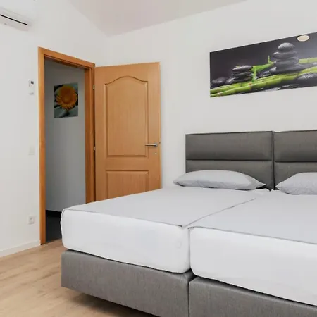 Villa Beautiful Miki With Pool In Makarska